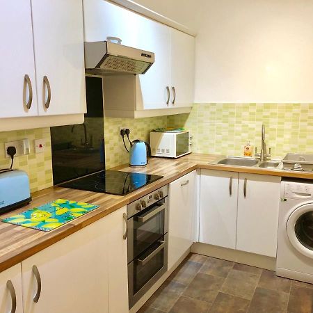 Stylish Apartment With Secure Parking Close To City 切斯特 外观 照片