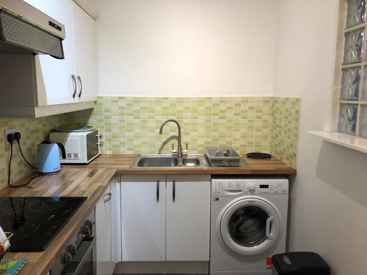 Stylish Apartment With Secure Parking Close To City 切斯特 外观 照片