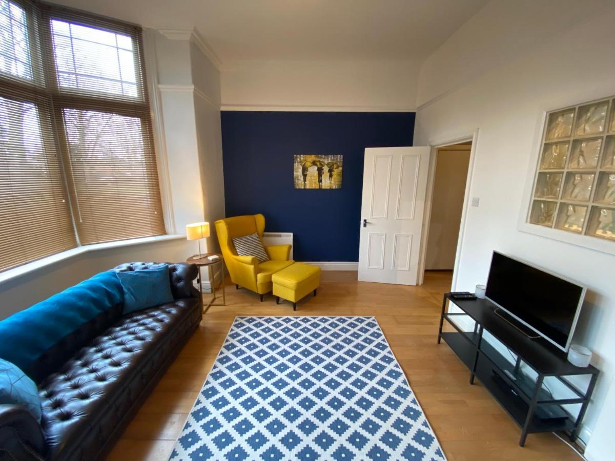 Stylish Apartment With Secure Parking Close To City 切斯特 外观 照片